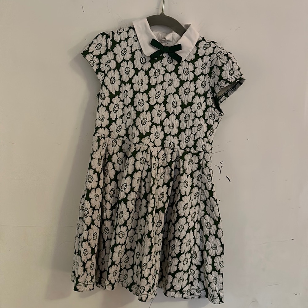 Hunter green and white fall/winter dress with button detail